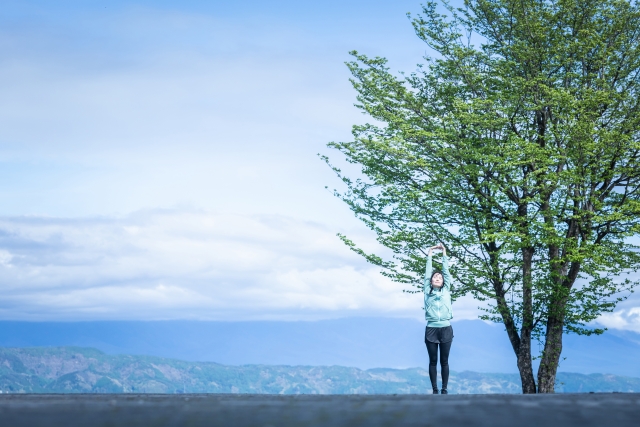 心がざわついて不安な時に試してほしい、心と身体がスーッと軽くなる呼吸法